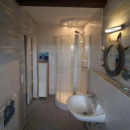 Ferienhaus Auf Einer Warft * Tetenbull